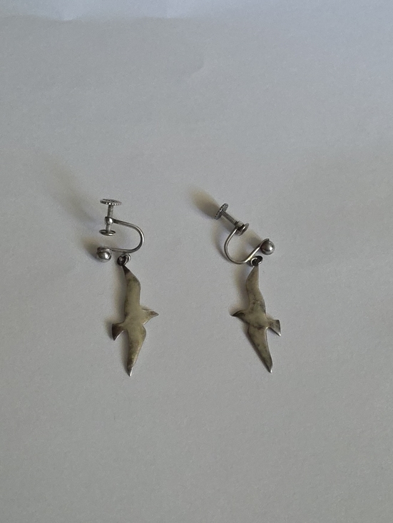 International Sterling Jewelry - Silver Seagull Dangle Clip-On Earrings